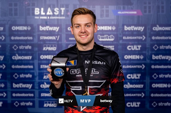 回归Astralis？device辟谣：转会传闻都是胡说