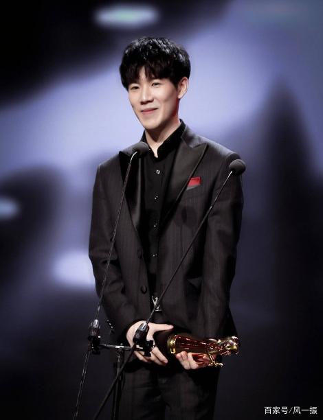 LPL战队时隔1087天再次在世界赛上战胜T1战队